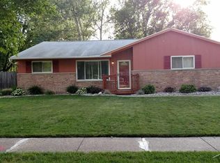 3231 Sun Valley Dr, Saginaw, MI