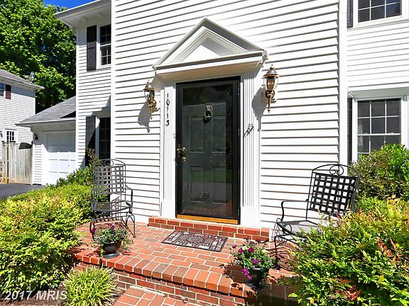 2nd image of 10113 Schoolhouse Woods Ct