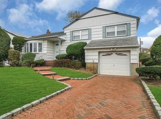 557 Benton Rd, East Meadow, NY 11554