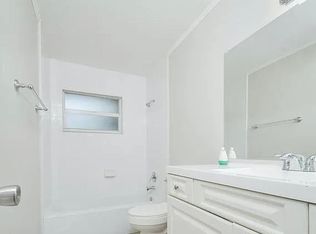2725 Stratford Dr, Sarasota, FL 34232