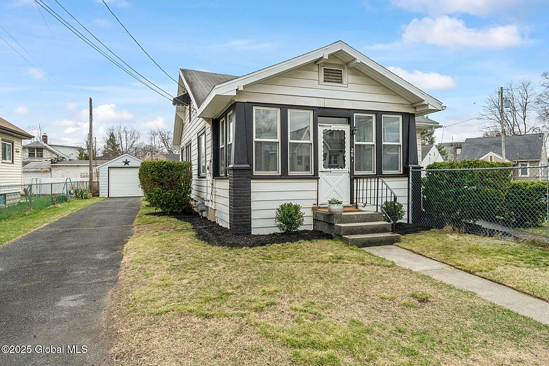 2nd image of 26 Maplewood Avenue