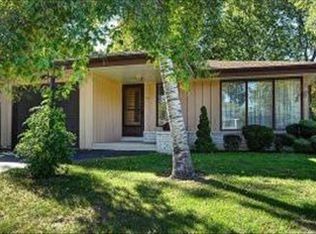 135 Terrace Ln, Hartland, WI 53029