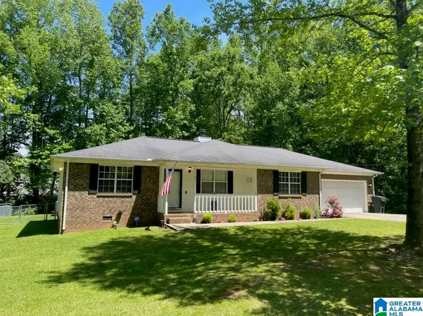 35 Woodland Dr, Weaver, AL 36277