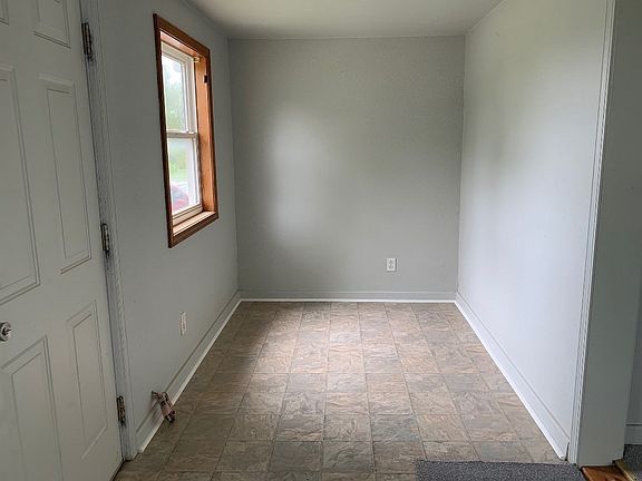 4th image of 1021 1st St