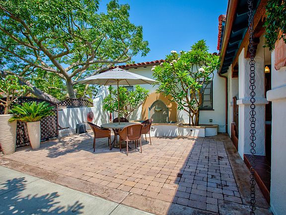 4th image of 116 N Poinsettia Pl
