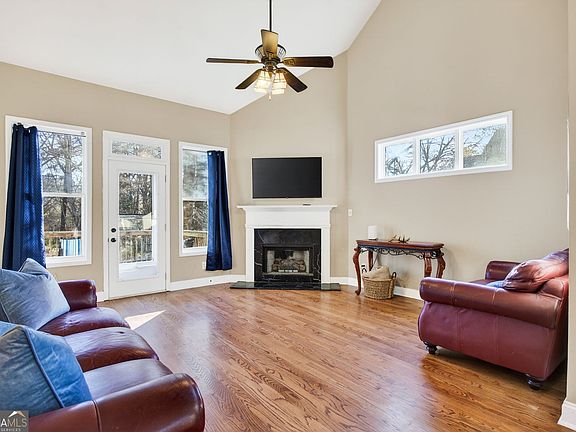 5th image of 4784 Logan Rd