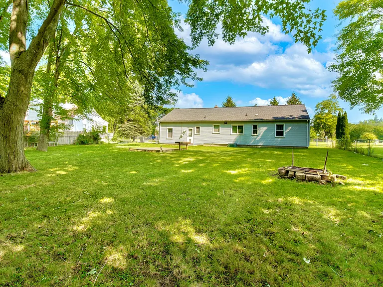 826 Michelson Rd — Photo 19