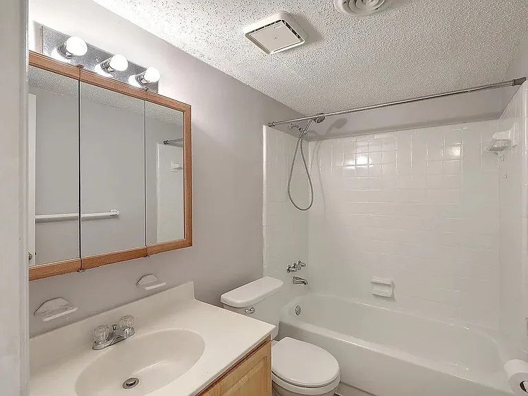 109 Elmwood Ave #A — Photo 13