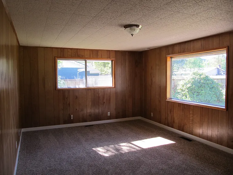1509 E Avon Ave — Photo 2
