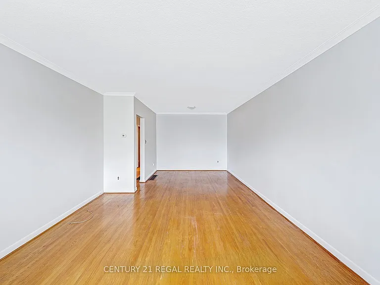 79 Combermere Dr — Photo 8