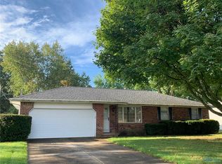 933 Liberty Dr, Waterville, OH 43566