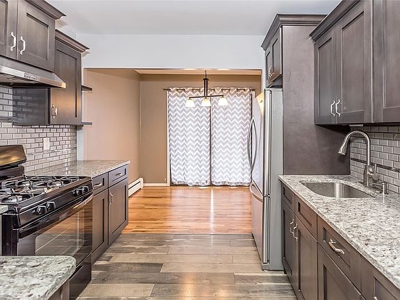 5th image of 24 Florence Ave APT 28D