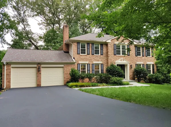 9051 Laurel Hill Ct, Vienna, VA 22182