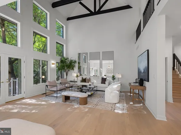 2415 Velvet Ridge Dr, Owings Mills, MD 21117