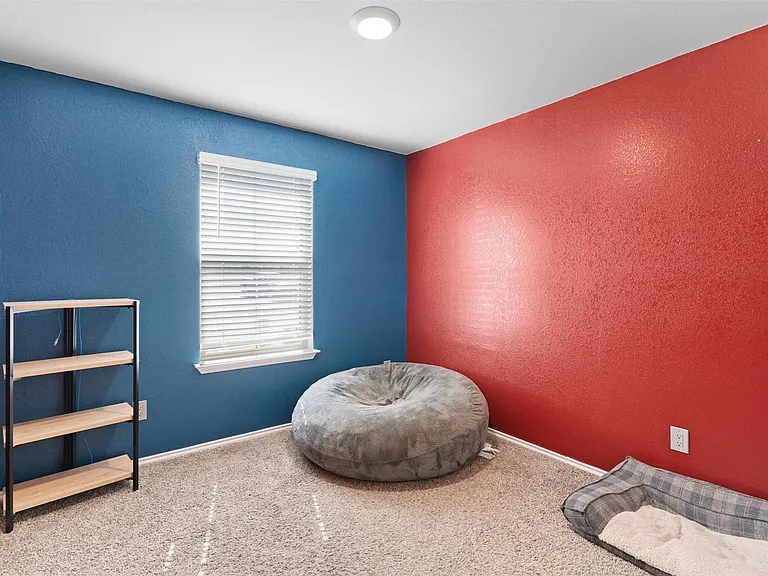 701 Taggart Trl — Photo 8