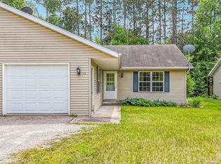 225 Center St, Wautoma, WI 54982