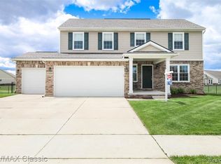 52899 Elan Dr, Macomb, MI