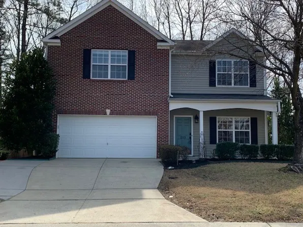 213 Carolina Town Ln, Holly Springs, NC 27540