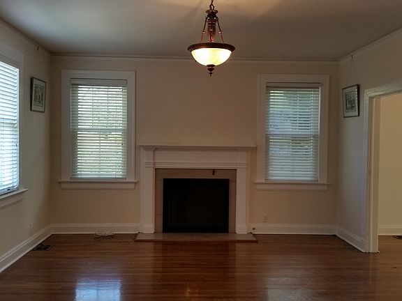 3rd image of 211 Bellaire Dr