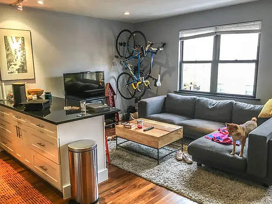 Rented by Vespa Properties Group | media 34