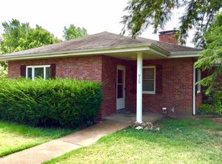 920 E Essex Ave, Saint Louis, MO 63122