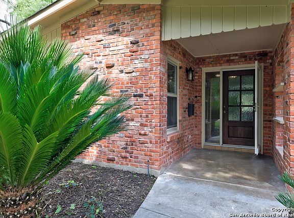 2nd image of 211 Five Oaks Dr
