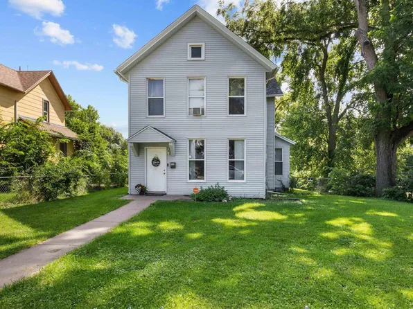 1131 Tremont Ave, Davenport, IA 52803