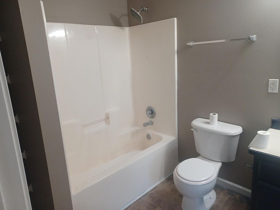 2nd image of 172 Hillcrest Dr