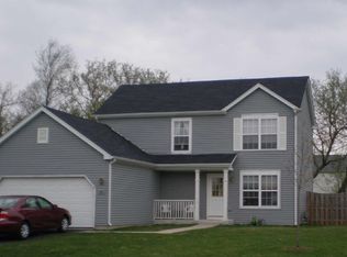 852 Hunters Ridge Dr, Genoa City, WI 53128