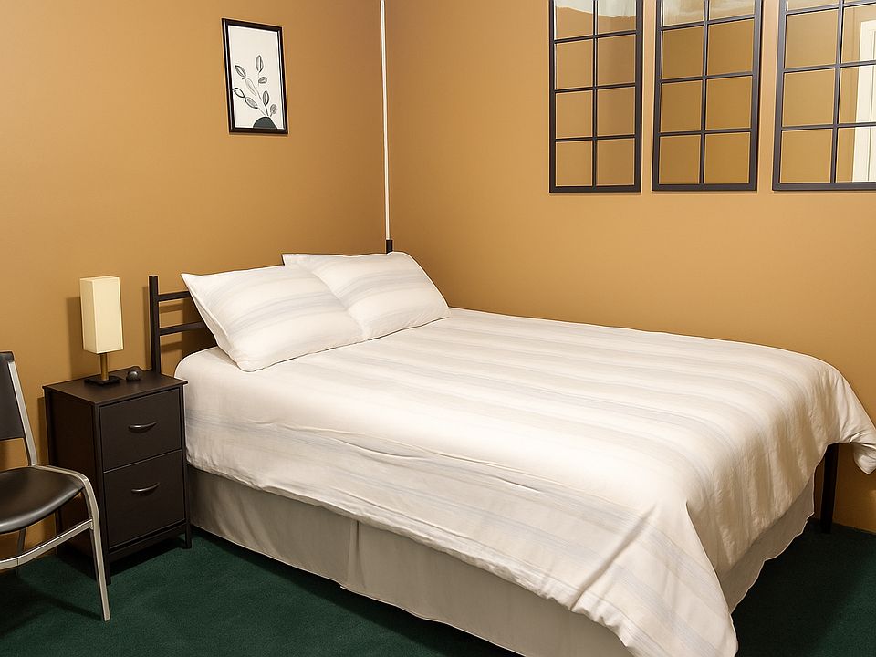 Furnished Private Queen Room