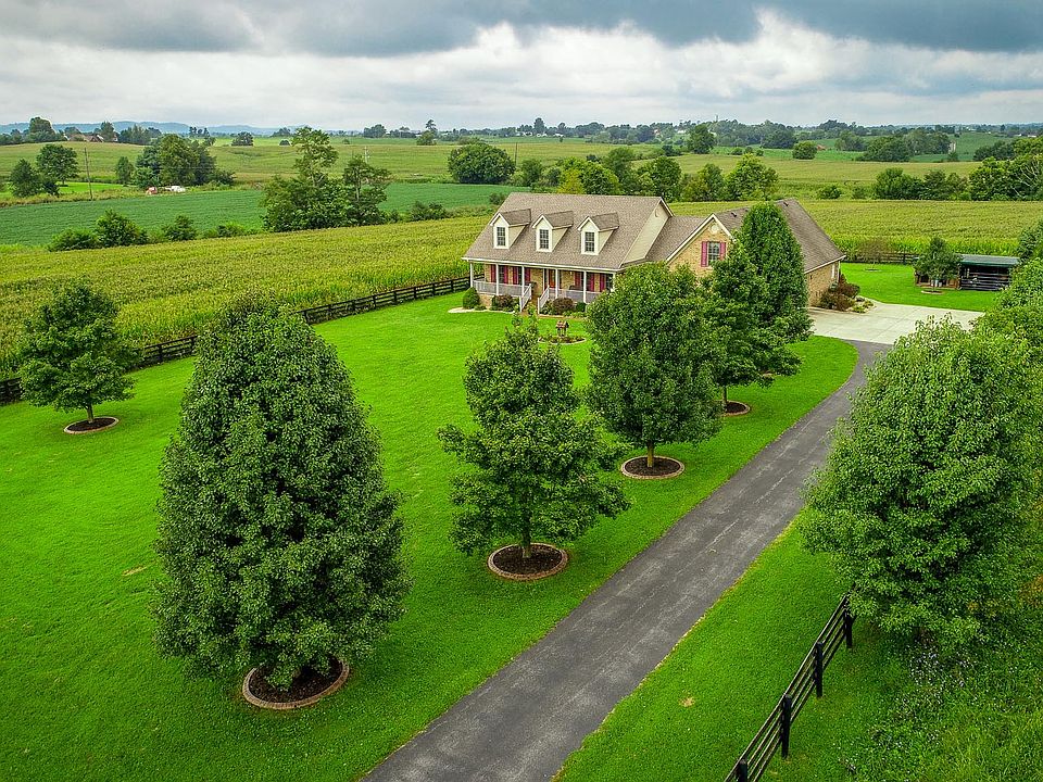 1st image of 435 Hays Ln