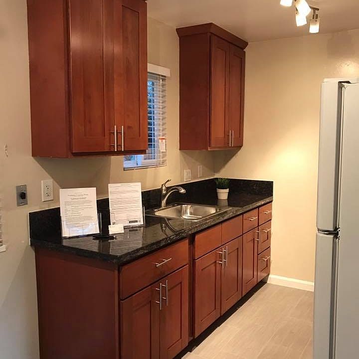 New Kitchen cabinets and granite countertops
