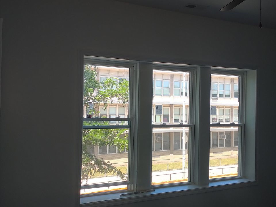 Building Photo 4