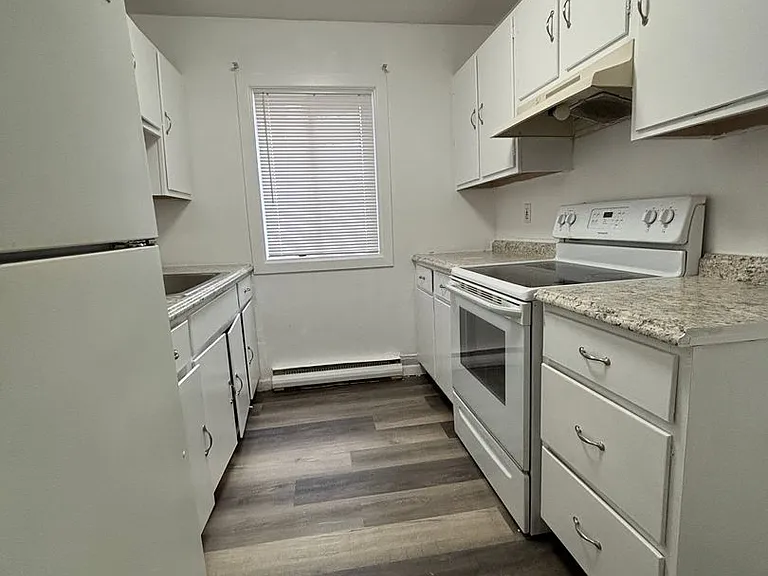Cedar Crest Apartments — Photo 7