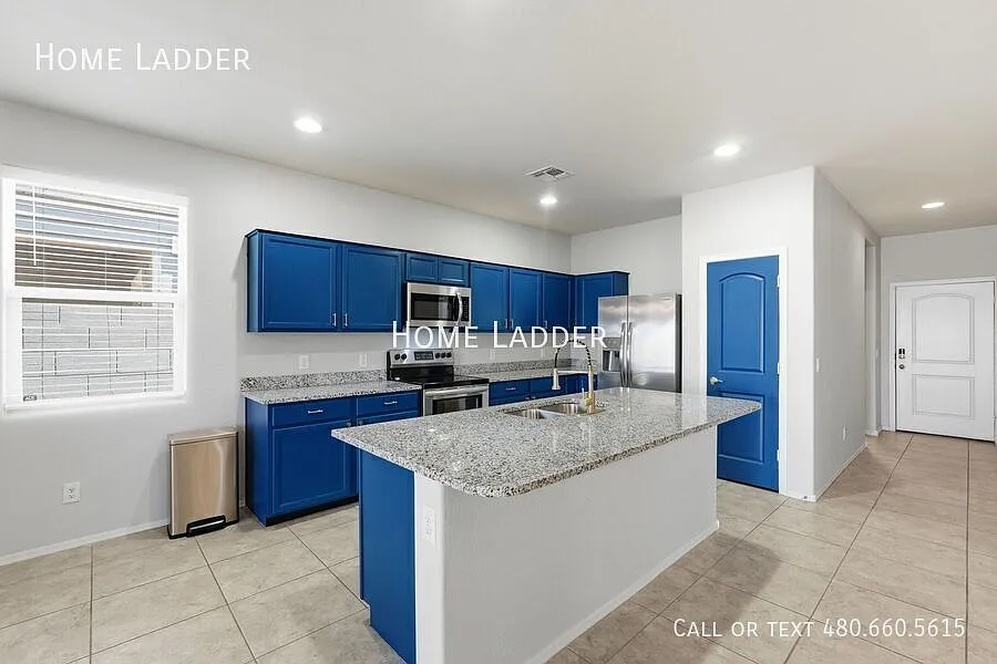 Move-in Ready Maricopa 3 Bed Home - Sorrento Community — Photo 2
