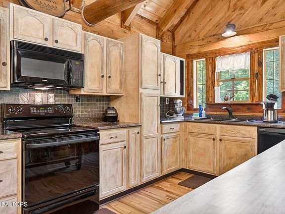 18th image of 4912 Honey Creek Loop Rd