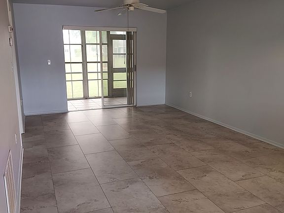 3rd image of 12538 SW Kingsway Cir