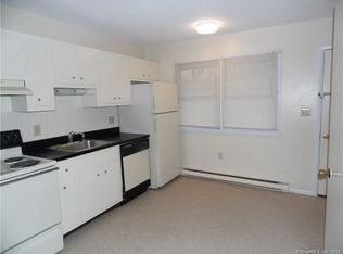 100 Hickory St #E, Norwich, CT 06360
