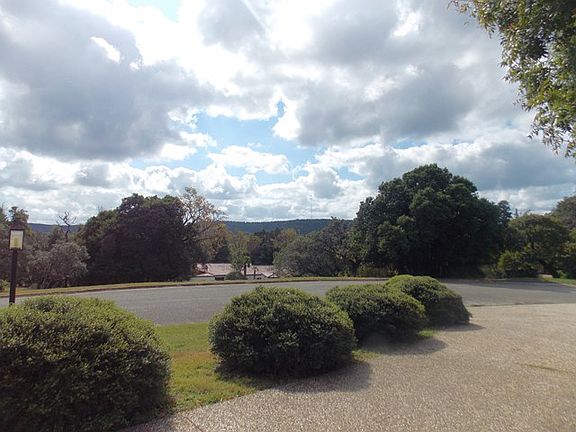 2nd image of 105 Fairview Dr