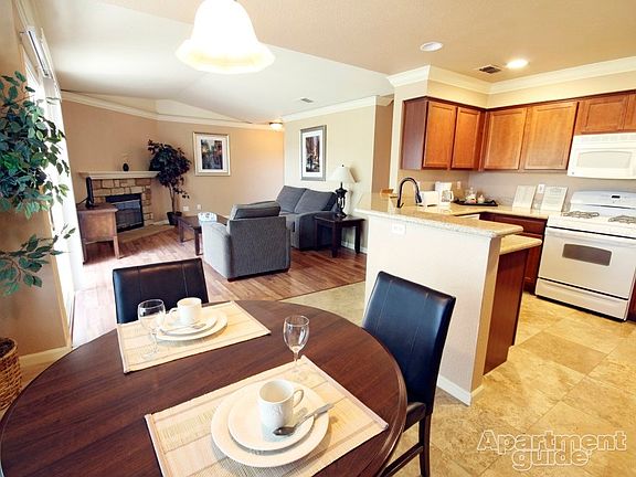 4th image of 107 Applegrove Cir