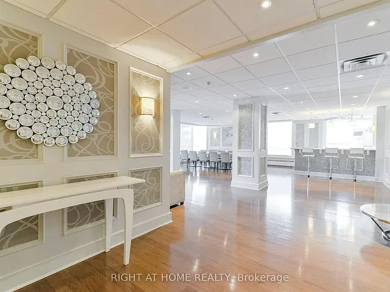 550 Webb Dr — Photo 8