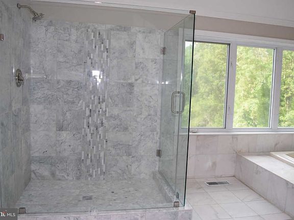 5th image of 8830 Darley Dr
