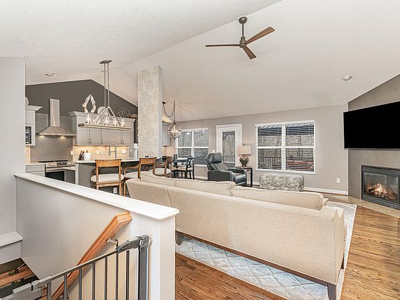 5th image of 6973 Lucia Dr