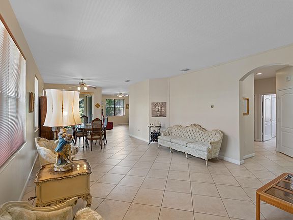 4th image of 2311 SW 125th Avenue