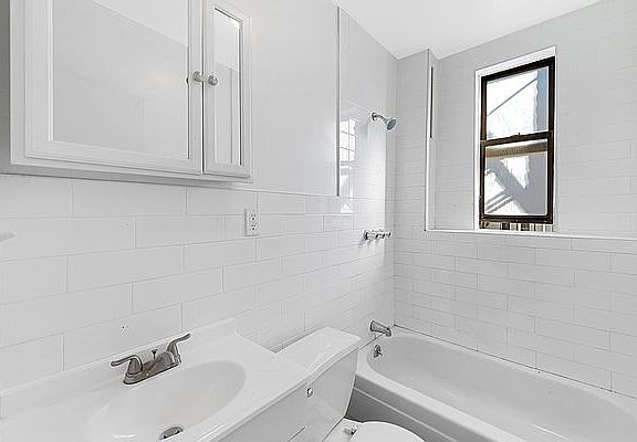 5th image of 619 E 5th St #17E