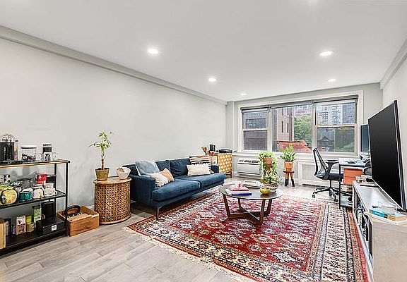 3rd image of 221 E 50th St APT 6A