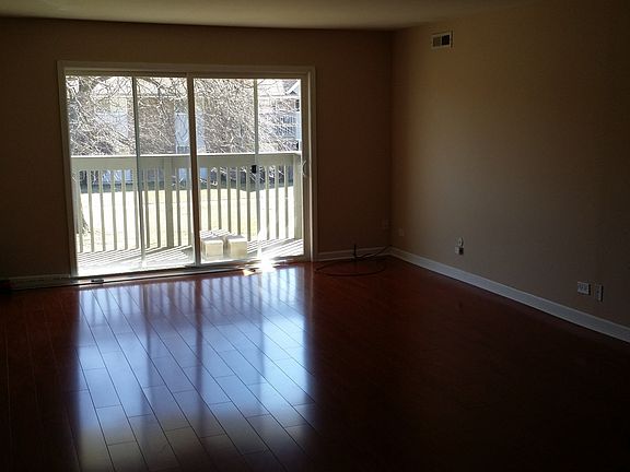 2nd image of 16W505 Mockingbird Ln APT 204