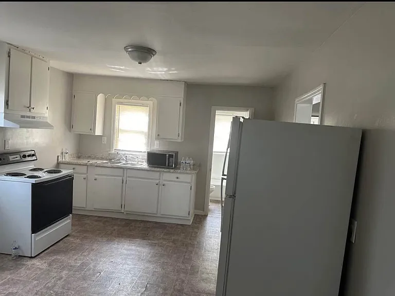 41 Fairfield Ave — Photo 1