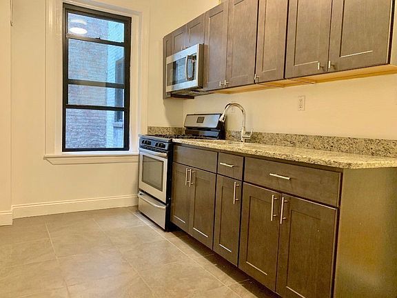 4th image of 222 Seaman Ave APT B5