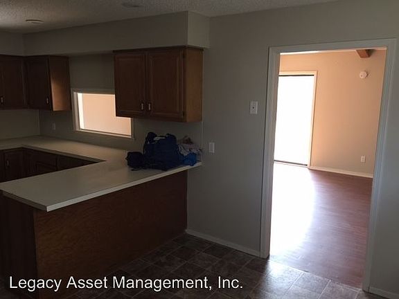 4th image of 2413 E Magnolia Dr